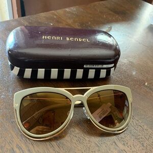 Henri Bendel Quinn Round Sunglasses